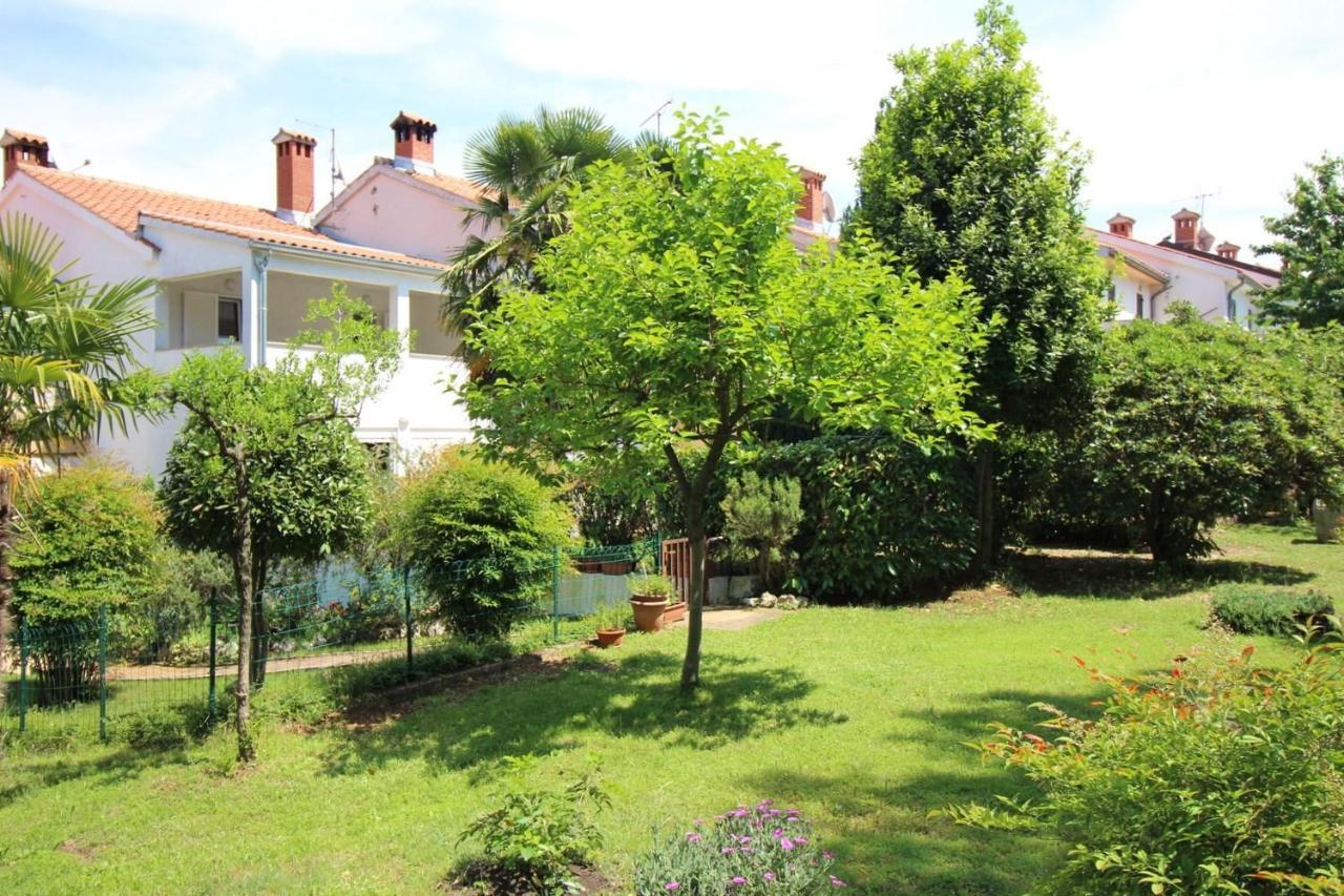 Apartment In Porec/Istrien 10214 Kültér fotó